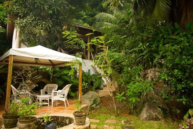 Cote Sud - Unique Villa & Bungalows Intendance Road *